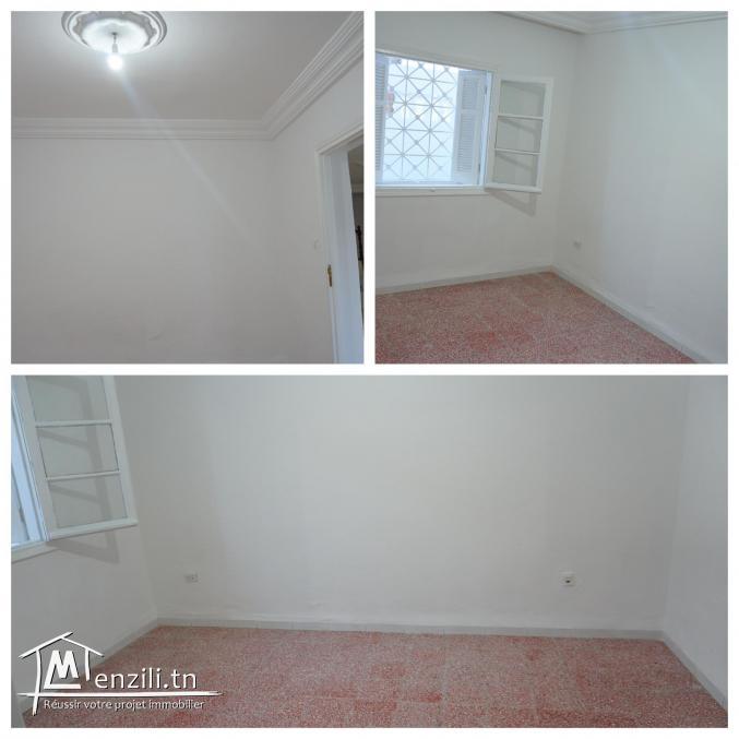 2 Villas sur la route X a cote du Bardo et du Manar 1 et du Campus universitaire ( 2 mins )