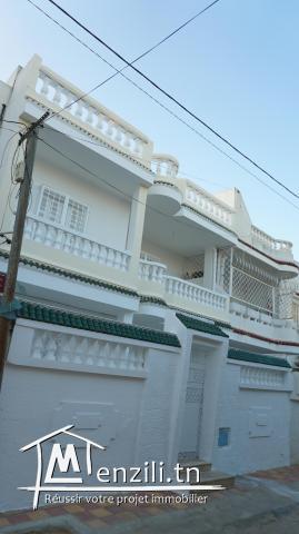 2 Villas sur la route X a cote du Bardo et du Manar 1 et du Campus universitaire ( 2 mins )