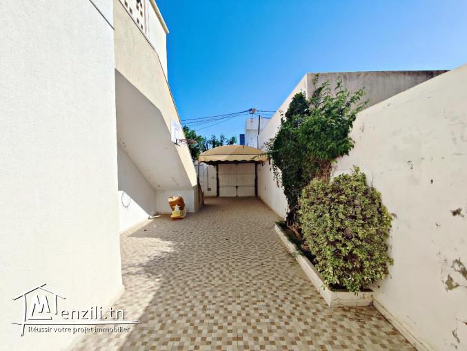 À vendre une villa à Borj Louzir