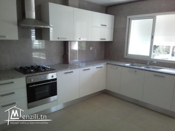 étage de villa S+2 à côté du lycée el menzah 6