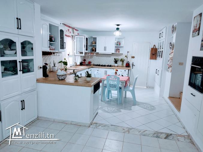 Charmante Villa avec Studio et Grande Terrasse, Emplacement Calme et Résidentiel