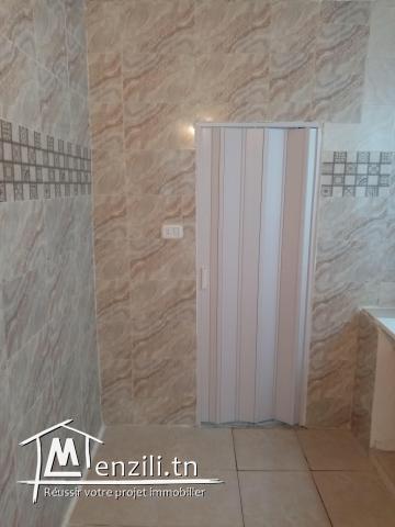 Agréable et lumineux studio récemment construit