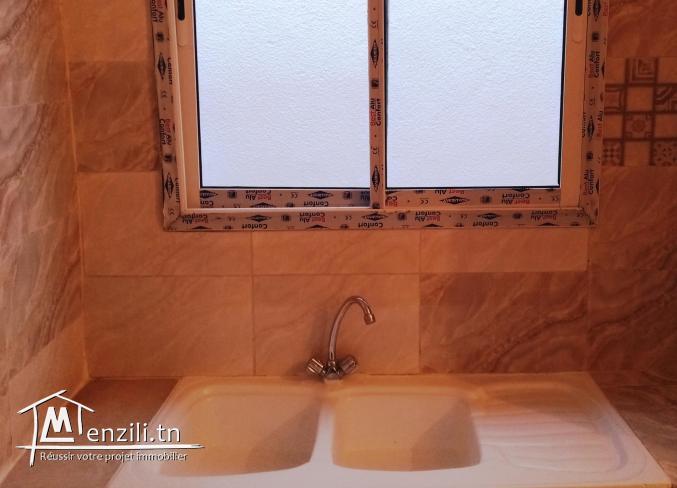 Agréable et lumineux studio récemment construit