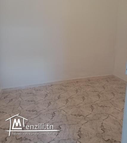 Agréable et lumineux studio récemment construit