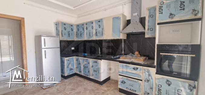 AV Appartement S+3 avec piscine à la soukra