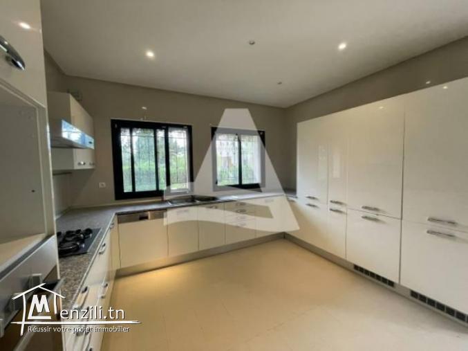 joli bien immobilier  à louer à Gammarth