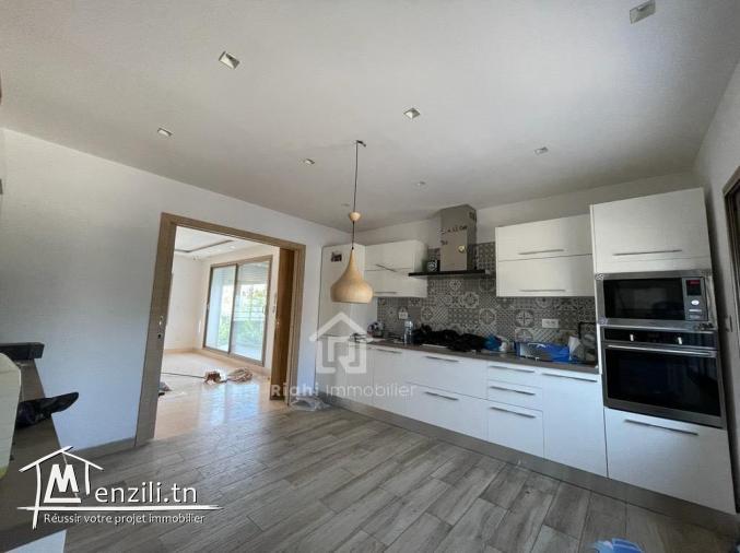 Etage de villa de   138 m² a louer