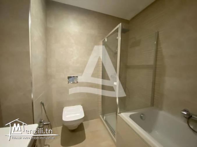 Location d'un appartement s2 semi meublé à Gammarth