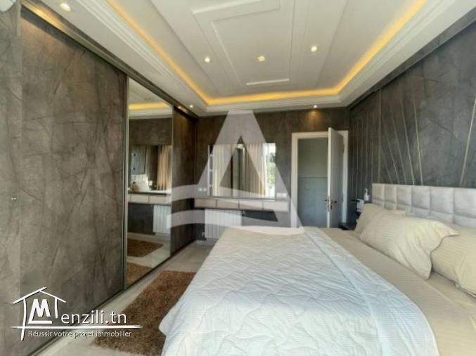 Luxueux Triplex à louer à Gammarth
