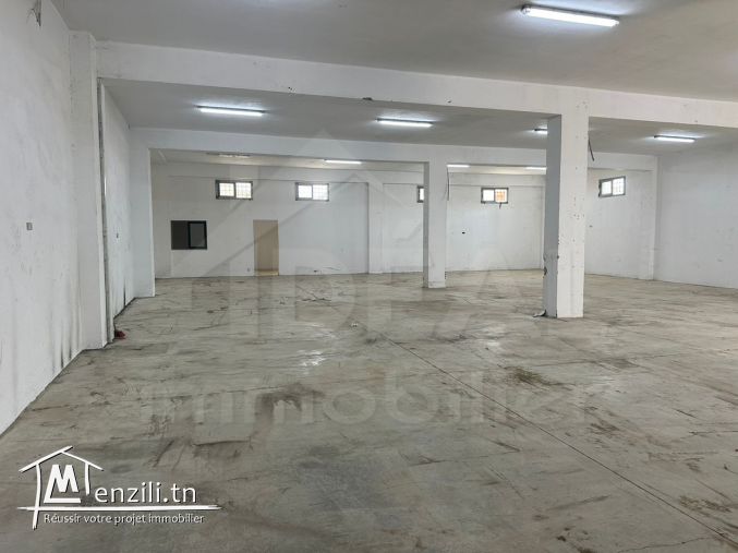 AL Dépôt de 360m² à Bhar Lazreg