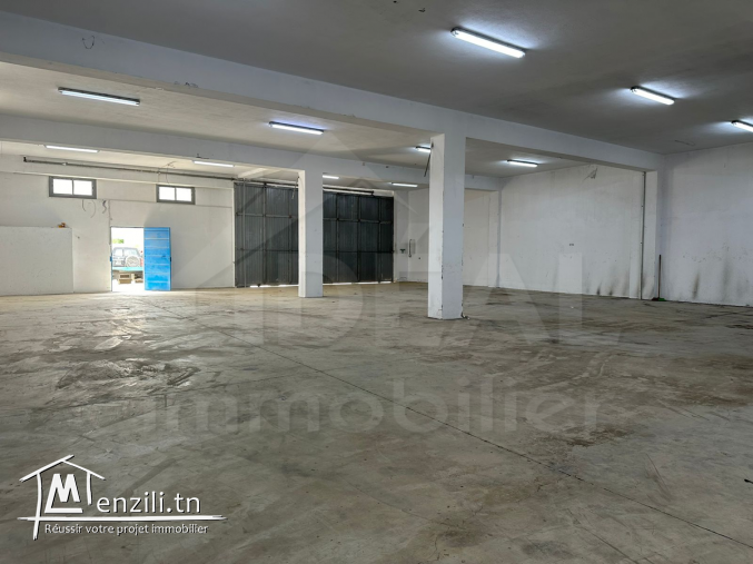 AL Dépôt de 360m² à Bhar Lazreg