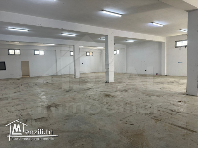 AL Dépôt de 360m² à Bhar Lazreg