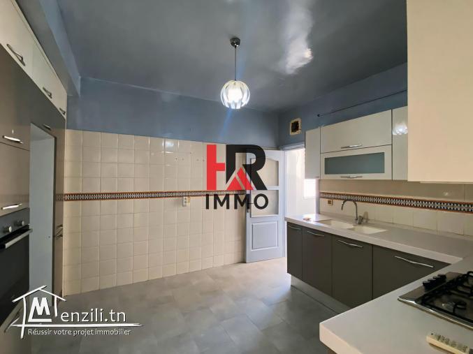 Cite al ghazela: à louer app s3