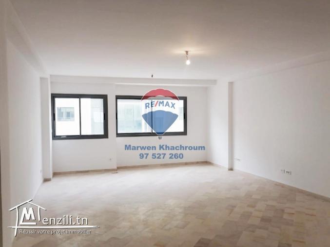 Bureaux Open Space 60 m² à Louer - Montplaisir