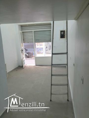 Local commercial récemment rénové, situé au centre ville de Tunis