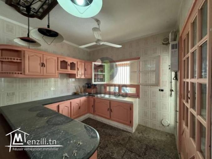 À vendre  Villa de 220 m² sur un terrain de 218 m²  à Korba plage .