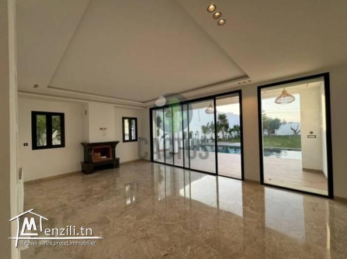 À vendre Villa de 330m² sur un terrain 1012m² à Sidi hamedHammamet.