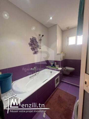 À VENDRE  une maison R2 situé à cité Errayhane