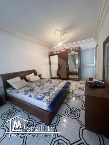 À VENDRE  une maison R2 situé à cité Errayhane