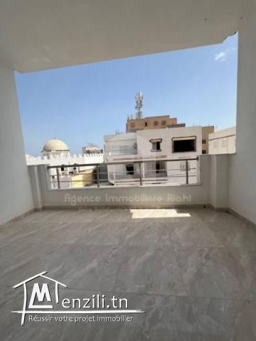 À LOUER ( Annuelle) un appartement S3 non meublé situé à cité Erriadh 4