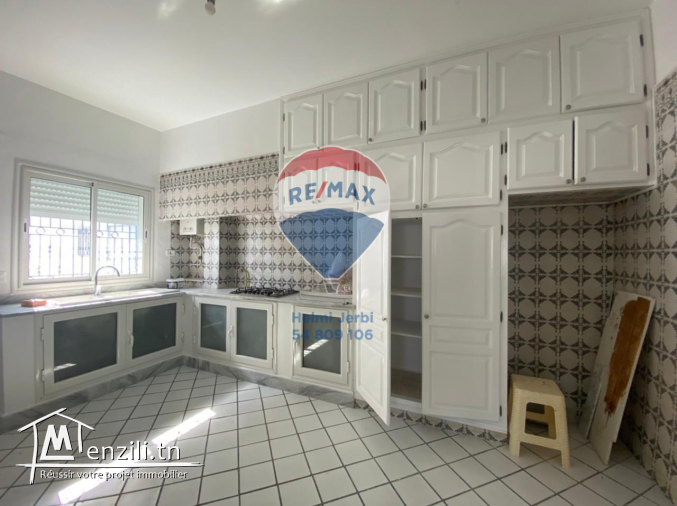 Villa à usage résidentiel ou bureautique à El Menzah9 à louer