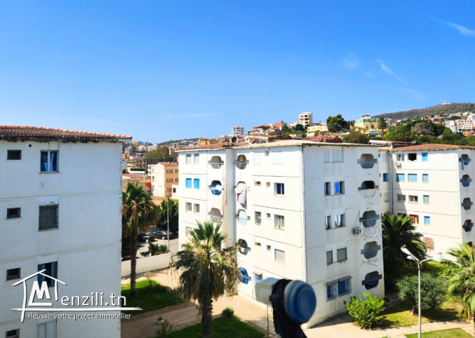 À vendre 3 pièces Centre-ville de Tabarka à 5min de la plage