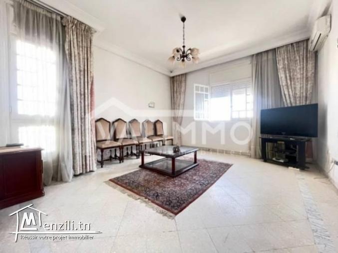 A vendre  Appartement S4 à Cité Ennasr 2