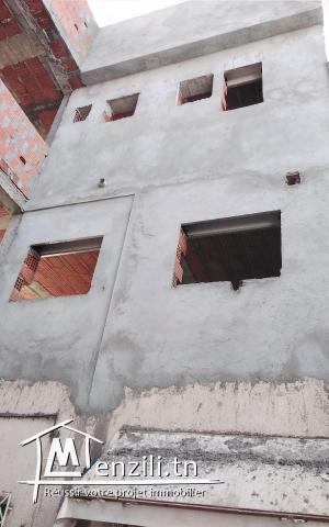 Maison à vendre située à  cité Ibn Sina Tunis