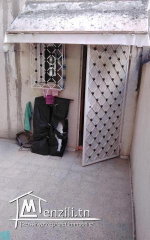 Maison à vendre située à  cité Ibn Sina Tunis