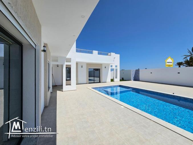 A vendre villa de luxe avec piscine vue mer à Midoun Djerba