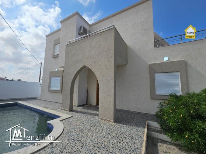 A vendre villa avec piscine à petit prix à Djerba Midoun