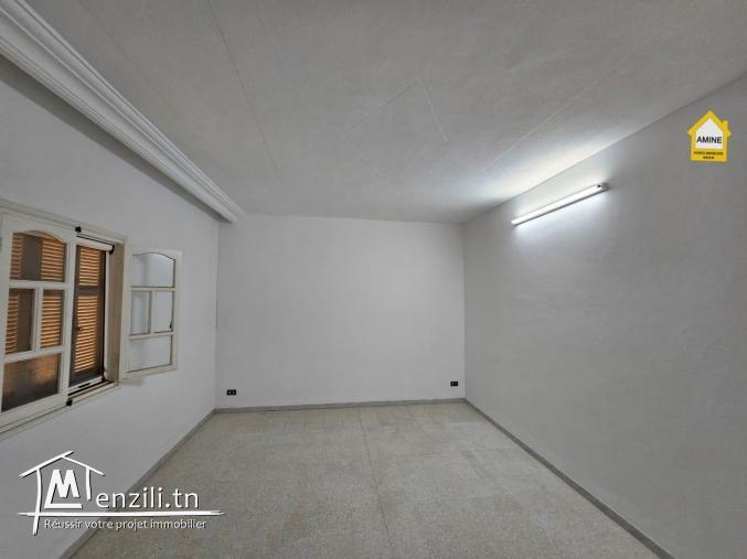 Location à l’année villa s+3 non meublée à Tezdaine