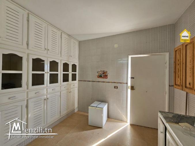 Location à l’année villa s+3 non meublée à Tezdaine