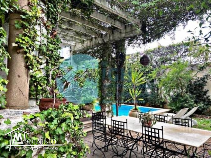 Villa de 580 m² A Vendre A La Marsa