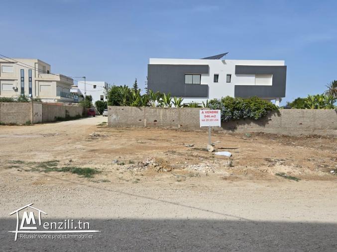 Terrain de 546 m2 à la Soukra