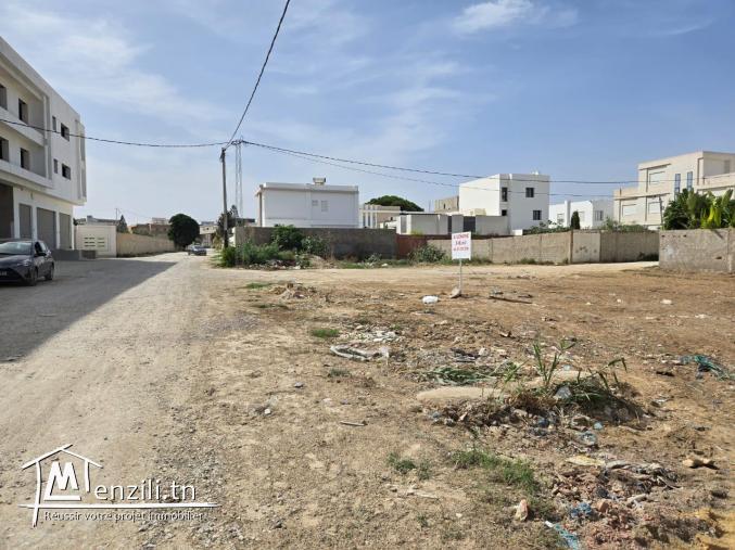 Terrain de 546 m2 à la Soukra