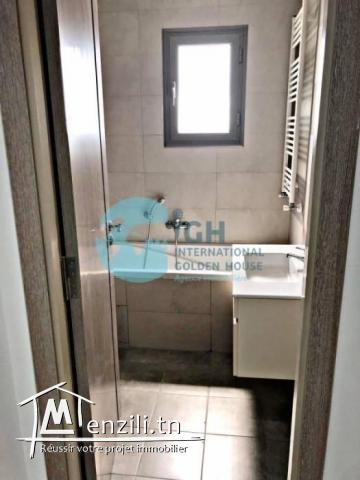 Rez-de-chaussée à louer à Soukra, Tunisie