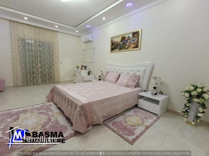 Un penthouse s+3 à louer située à sahloul