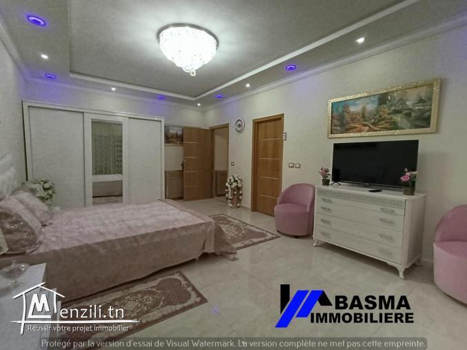 Un penthouse s+3 à louer située à sahloul