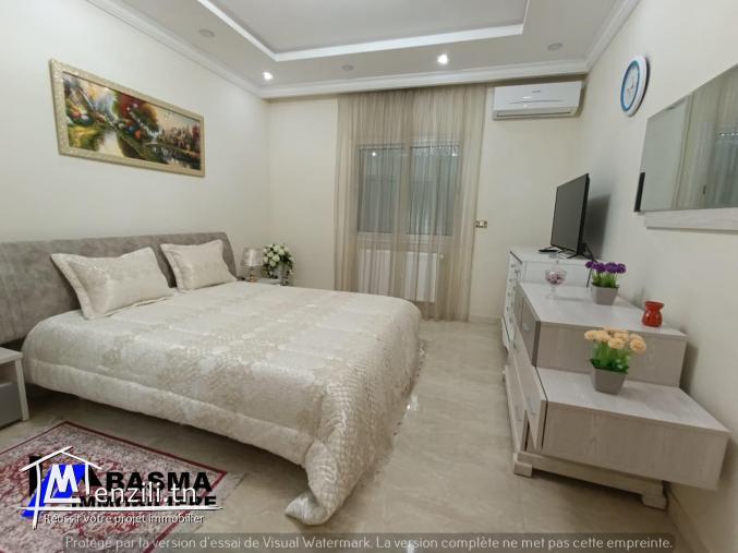 Un penthouse s+3 à louer située à sahloul