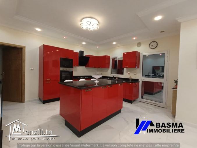 Un penthouse s+3 à louer située à sahloul