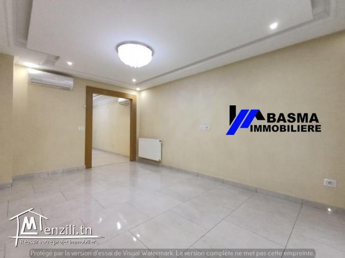 Un appartement de 135 m2  à louer située à sahloul