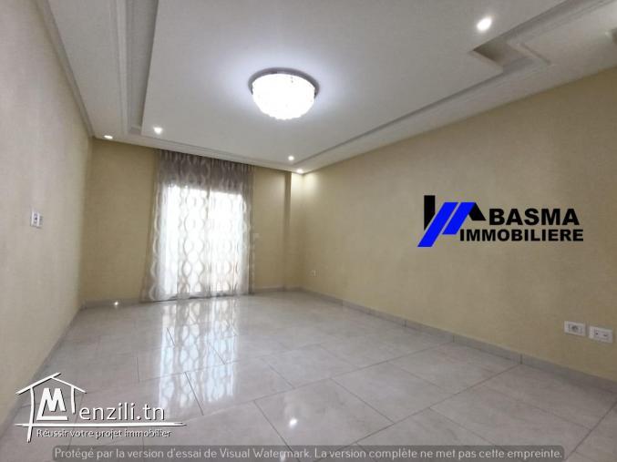 Un appartement de 135 m2  à louer située à sahloul