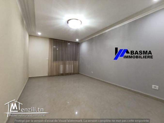 Un appartement de 135 m2  à louer située à sahloul