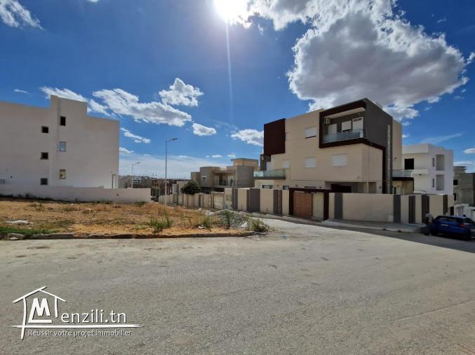 Terrain à vendre aux Jardins d'El Menzah 2 – Emplacement premium !
