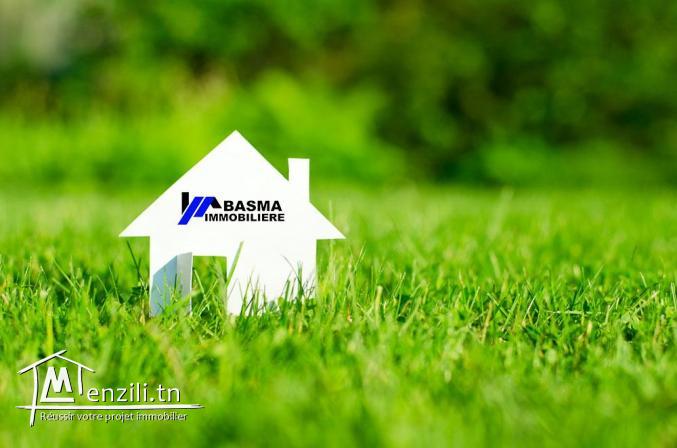 Un terrain de 723 m2 à vendre située à khzema