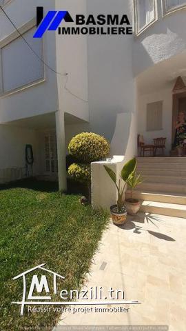 Une villa s+4 à vendre située à khzema ouest