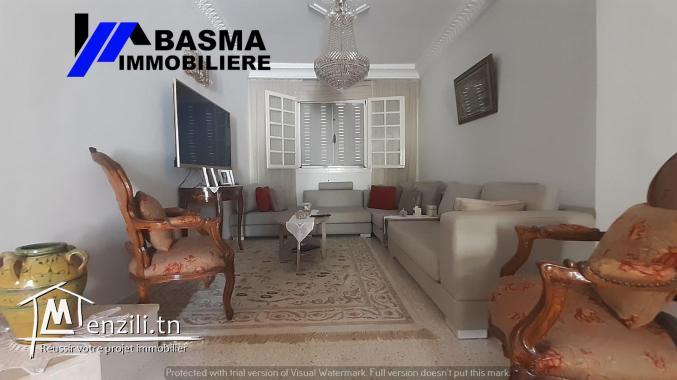 Une villa s+4 à vendre située à khzema ouest