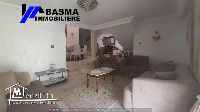 Une villa s+4 à vendre située à khzema ouest