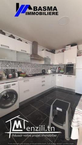 Une villa s+4 à vendre située à khzema ouest